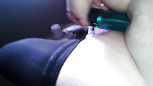 인기 있는 :  Lovelace undresses 사랑 과 시작 부드럽게 빌어 먹을 그녀의 성인 영화 