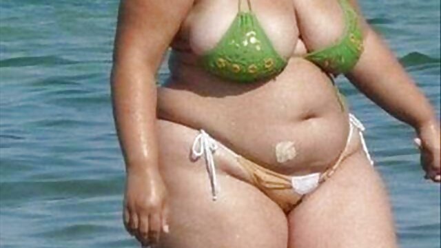 인기 있는 :  맛있는 소녀는 그녀의 체리에 큰 곡괭이를 받고 있다 성인 영화 