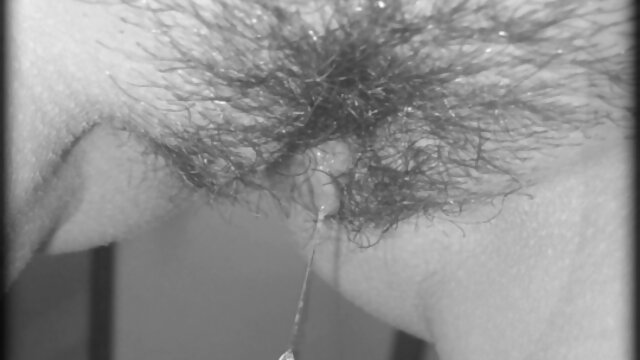 인기 있는 :  라티 이다 에 그녀의 섹시한 빨간 란제리 점점 부딪 혔어요 로 the 대머리의 친구 성인 영화 