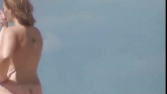 인기 있는 :  Ginger 병아리 이다 undressed 과 엿 에 the 소파 성인 영화 