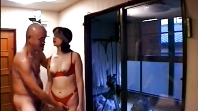 인기 있는 :  금발의 포르노 쓰레기 인간 Alexis Fawx 표시 그녀의 수탉 빨아들이는 기술 성인 영화 